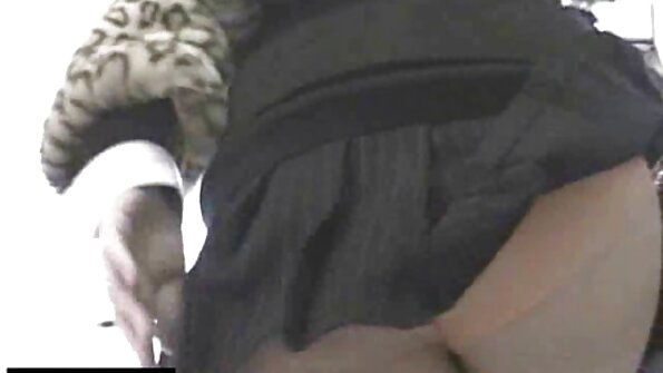 ഇരട്ട നുഴഞ്ഞുകയറ്റ സമയത്ത് ഫാൻസിബിൾ ബേബ് ഉച്ചത്തിൽ ഞരങ്ങുന്നു