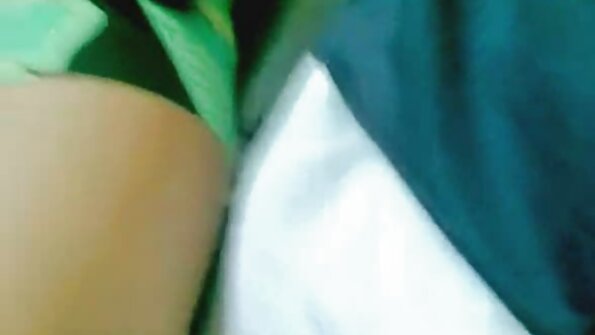 സുന്ദരിയായ കാമുകി ഹാർഡ്‌കോർ നുഴഞ്ഞുകയറ്റവും തൊണ്ടക്കുഴിയും ആസ്വദിക്കുന്നു