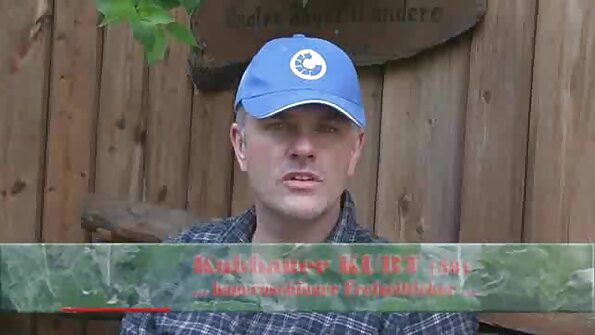 കൊമ്പുള്ള സ്ത്രീ തന്റെ ദ്വാരങ്ങൾ ശരിയായി ഫക്ക് ചെയ്യാൻ ഒരു കൂട്ടം സുഹൃത്തുക്കളെ വിളിക്കുന്നു