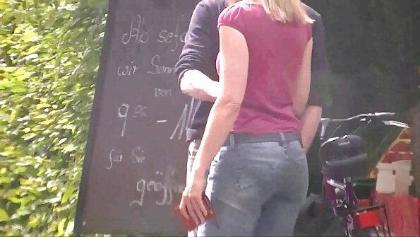 MILF ഒരു അഹംഭാവിയല്ല, കാമുകിമാരുടെ സന്തോഷത്തെക്കുറിച്ച് ചിന്തിക്കുന്നു