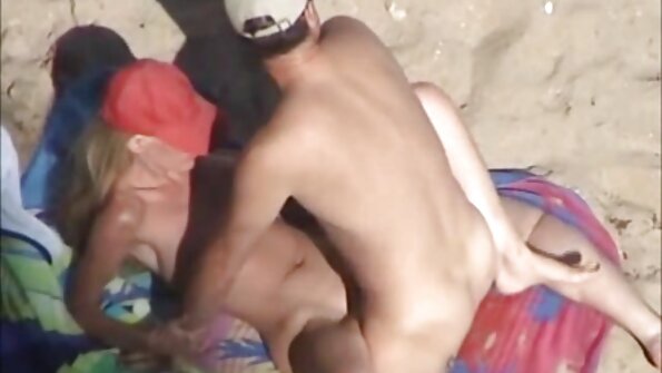 ഇരുണ്ട മുടിയുള്ള മിൽഫുകൾക്ക് ഒരു പിക്നിക്കിൽ ഒരു കാട്ടു ത്രീസോം ഉണ്ട്